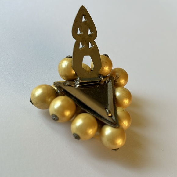 VINTAGE🗝️Champagne Faux Pearl Cluster of Grapes Scarf/Dress Clip - Picture 7 of 8